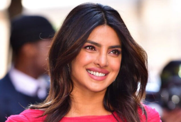 "Priyanka Chopra ne mahila aarakshan vidheyak ki sarahna ki, ise 'sahi disha mein uthaya gaya kadam' bataya: Mahatvapurn baat iska tejee se karyanvayan hai."