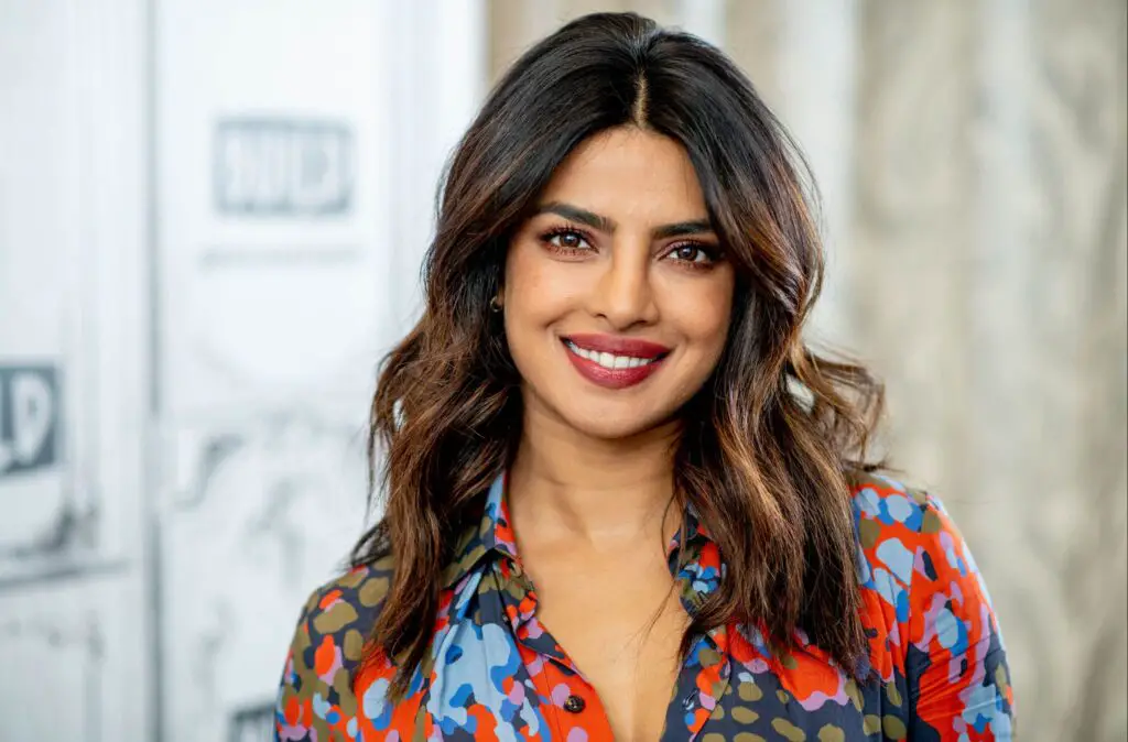 "Priyanka Chopra ne mahila aarakshan vidheyak ki sarahna ki, ise 'sahi disha mein uthaya gaya kadam' bataya: Mahatvapurn baat iska tejee se karyanvayan hai."