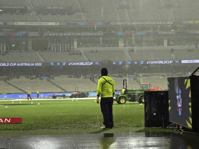 Bharat vs England ICC World Cup 2023 Warm-up Match Score Live Update: Guwahati mein baarish ke kaaran match radd ho gaya.