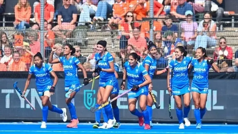 Asian Games 2023 : Bharatiya women's hockey team ne Singapore ko 13-0 se haraya.