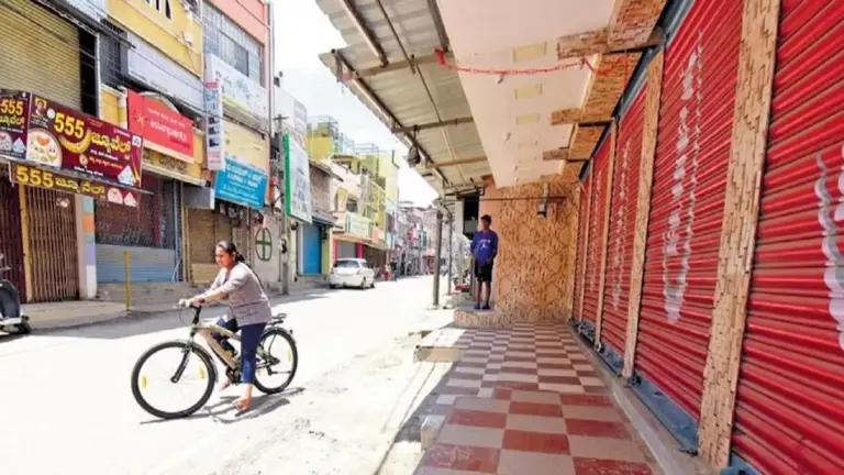 "Karnataka Bandh Aaj: Mandya jile mein Dhara 144 lagoo; school, college band. Sheersh Adyatn."