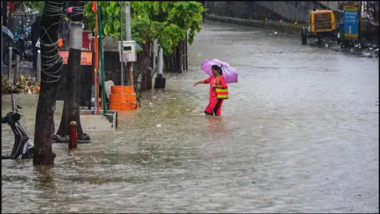 West Bengal Sikkim aur in rajyon mein aaj atyadhik bhari baarish ki bhavishyavani :