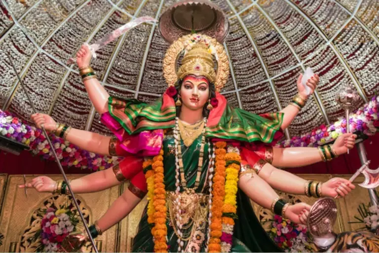 Navratri ke 9 din में पहनें ये रंग, मां दुर्गा होंगी प्रसन्‍न, बरसाएंगी सुख-समृद्धि