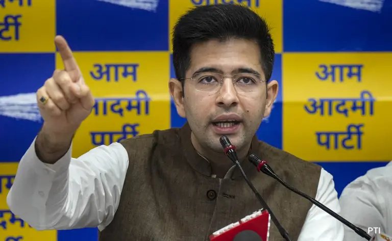 "Delhi High Court ne Raghav Chadha ke bangla khali karne ke mamle mein City Court ke aadesh ko rad kar diya."