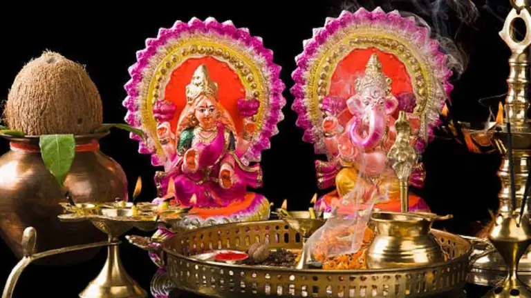 The Auspicious Muhurat for Diwali: Ensure Prosperity with Lakshmi Puja