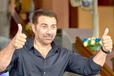 'गदर 2' से चमकी Sunny Deol की किस्मत, पुरानी फिल्मों में बढ़ी रूचि