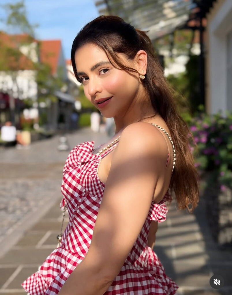 Aamna Sharif