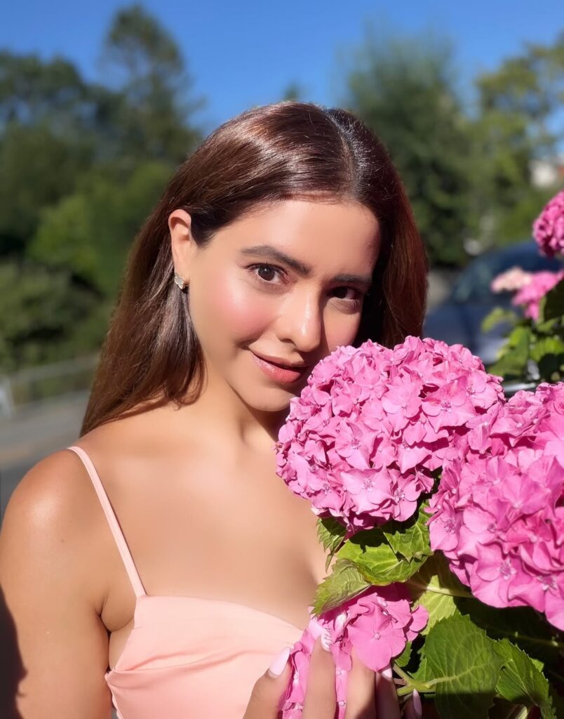 Aamna Sharif