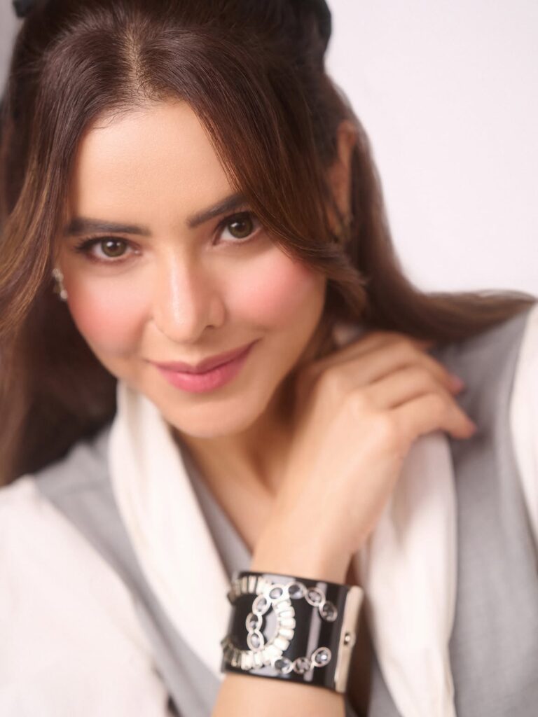 Aamna Sharif